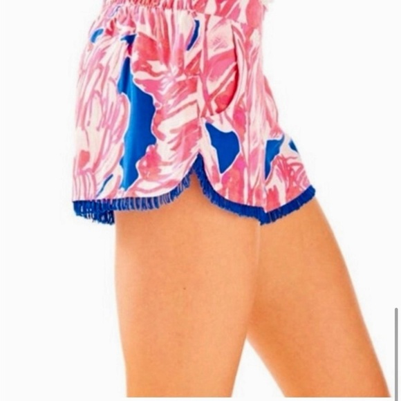Lilly Pulitzer Cocoa Short Tiki Pink Beach
Bliss Shorts - Picture 3 of 11